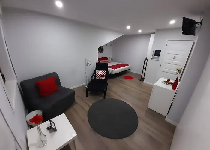 Casa Pirosa בית הארחה